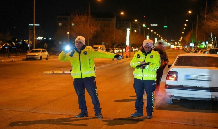 Ispartada 20 günde 21 bin 703 sürücüye cezai işlem: 568 araç trafikten men edildi