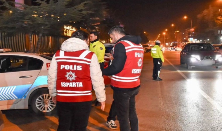 Ispartada modifiyeli ve abartı egzozlu araç denetimi: 5 araç men edildi