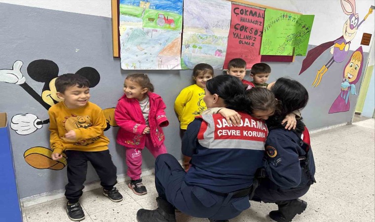 Jandarma öğrencilere doğa sevgisini anlattı