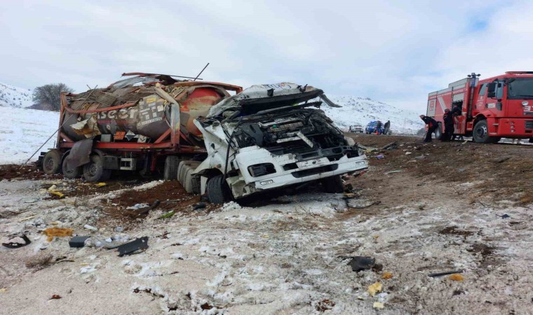 Kahramanmaraşta yakıt tankeri devrildi: 1 yaralı