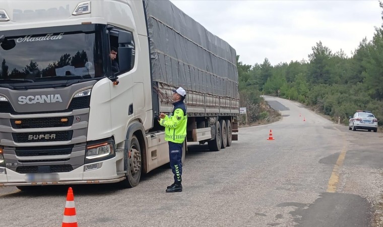 Karacasuda ağır tonajlı araçlar denetlendi