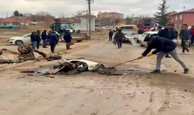 Kazada devrilen otomobilin sürücüsü ağır yaralandı