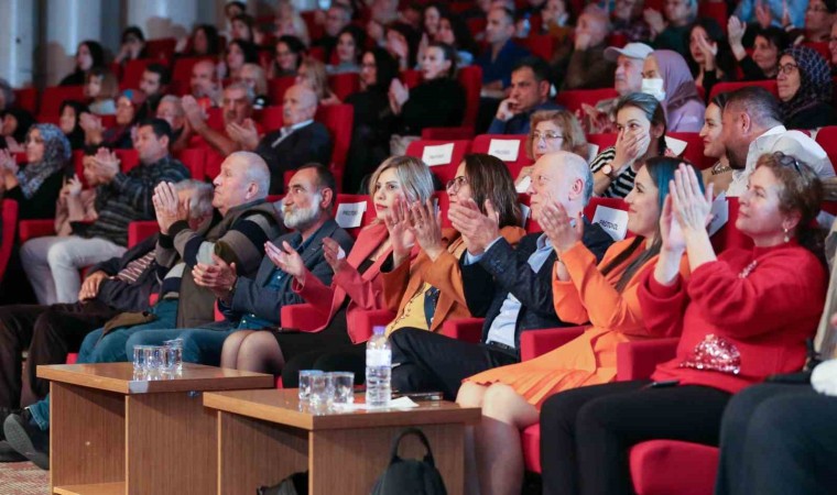 Kepezden türkülerle, şarkılarla yeni yıl konseri