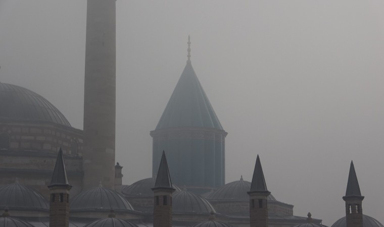 Konyada yoğun sis etkili oldu