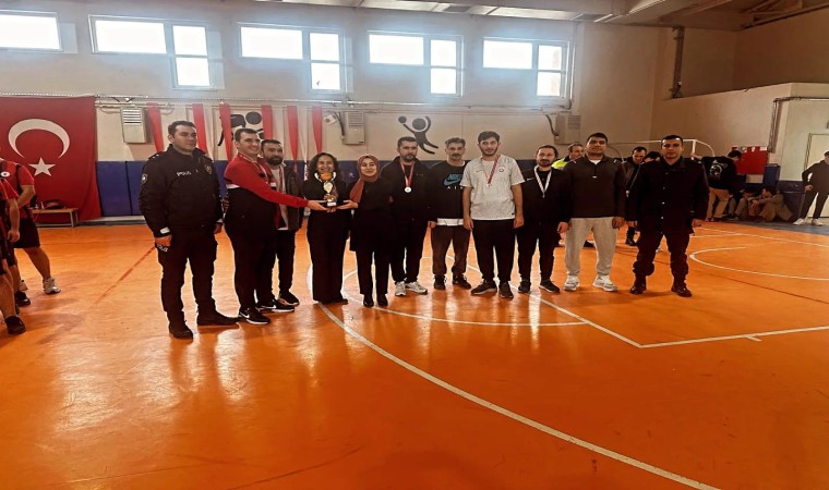 ‘Kurumlar Arası Voleybol Turnuvası sona erdi