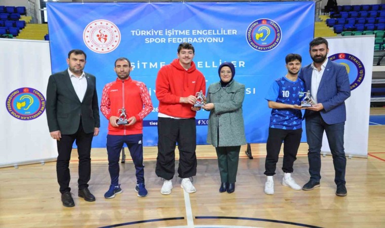 Kütahyada düzenlenen İşitme Engelliler Erkekler Futsal Türkiye Şampiyonası sona erdi