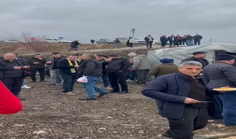 Kütahyada Ferdi Tayfur anısına pilav ve ayran ikram edildi