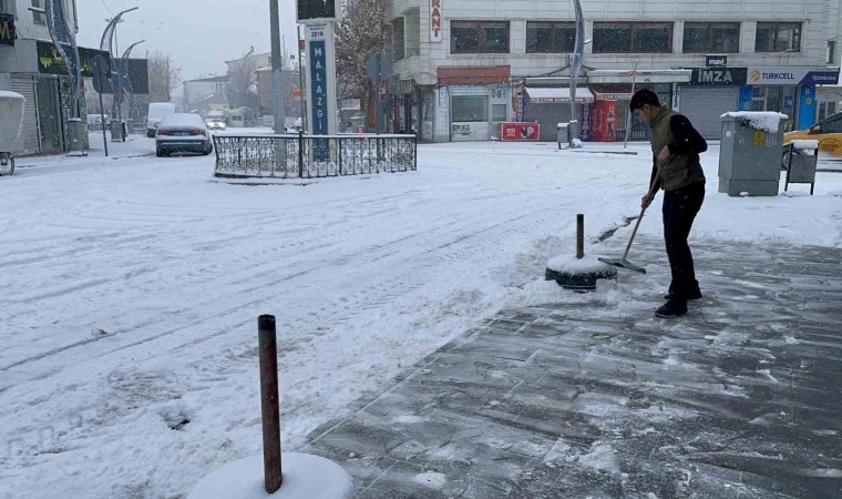 Malazgirtte kar yağışı