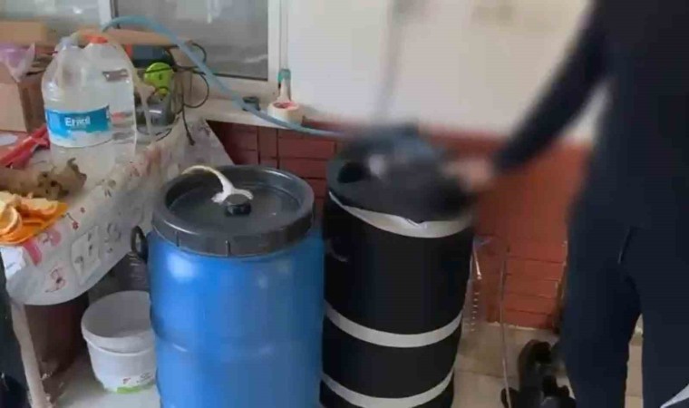 Marmariste 400 litre kaçak rakı ele geçirildi