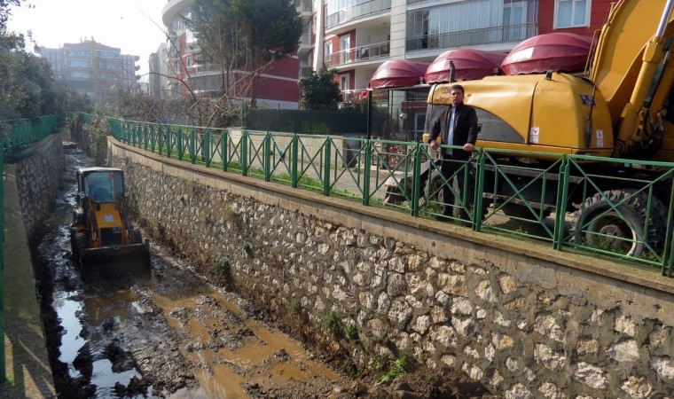 Mudanya Kara Derede temizlik çalışmaları başladı