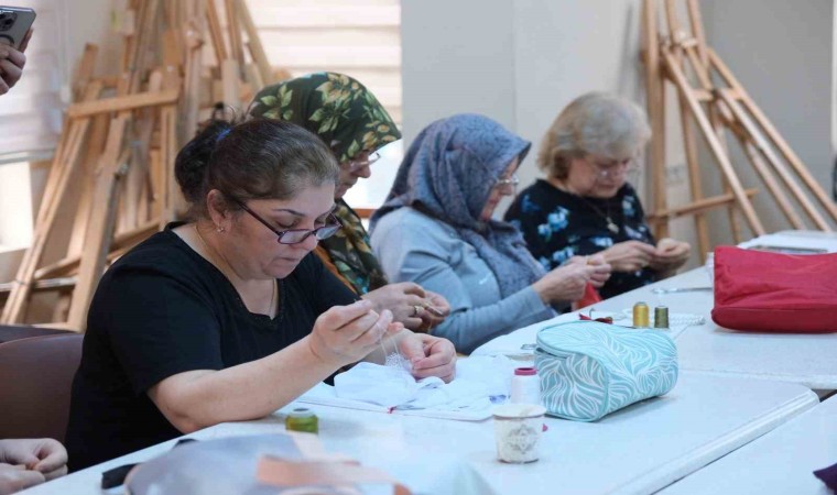 Odunpazarı Belediyesinden kadınlara iğne oyası atölyesi