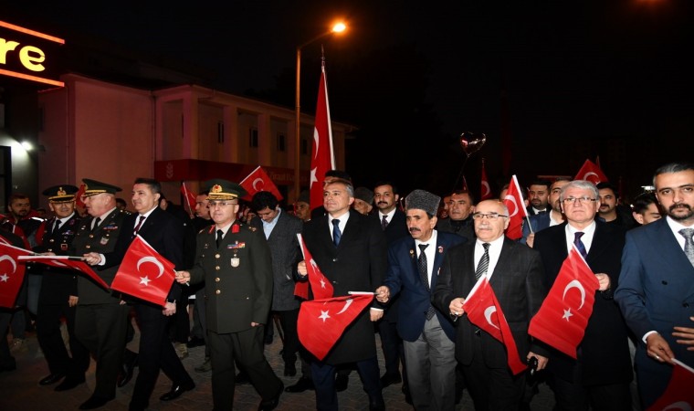 Osmaniyenin kurtuluşunun 103. yılı fener alayıyla kutlandı