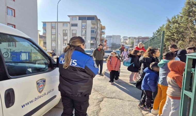 Polis ekipleri velileri bilgilendirdi