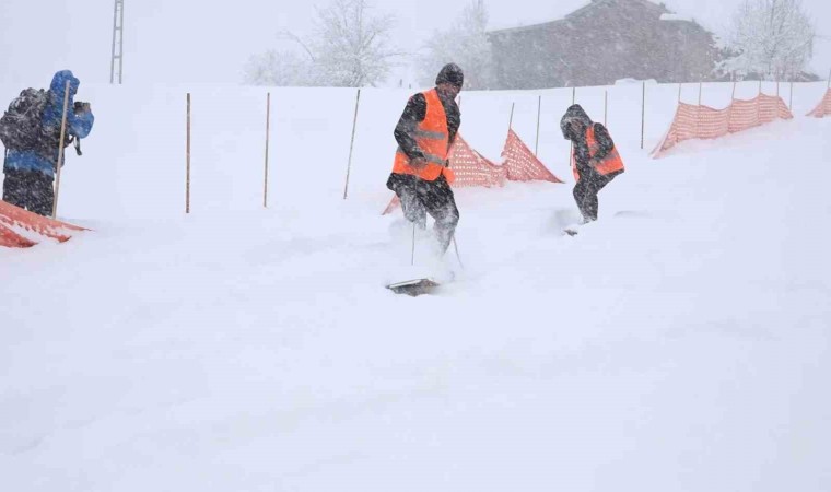 Rizelilerin Snowboardı Petranboard nefes kesti