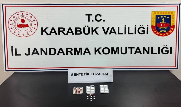 Şahsın üzerinde 33 adet sentetik hap ele geçirildi