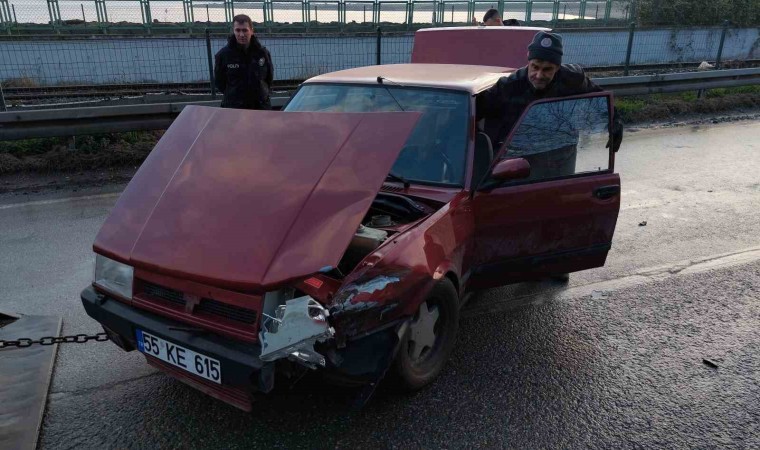 Samsunda Fiat Tofaş bariyere çarptı: 1 yaralı