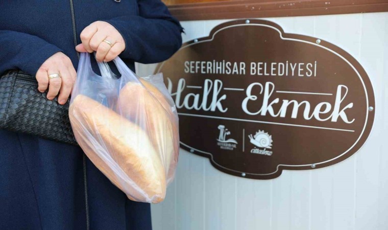 Seferihisarda Halk Ekmek 7 lira