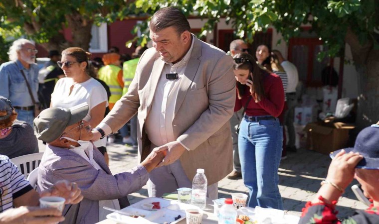 Seferihisarda her gün 250 haneye sıcak yemek