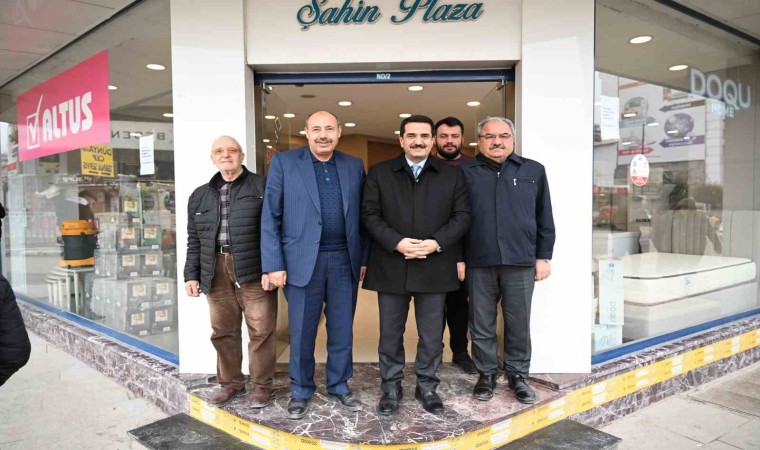 Taşkın İnönü caddesi esnafı ile bir araya geldi