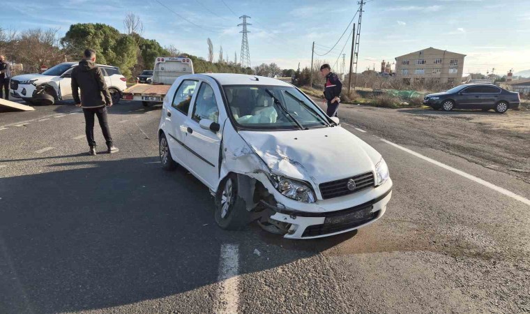 Tekirdağda iki aracın karıştığı kazada 6 kişi yaralandı