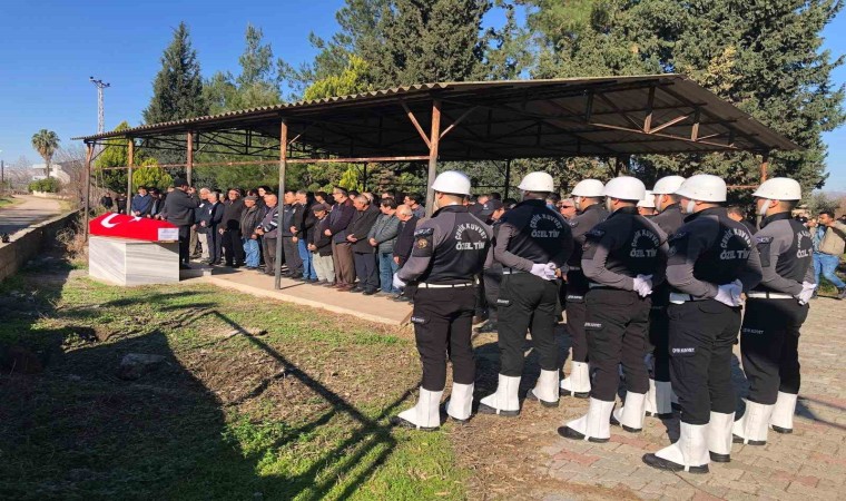 Trafik kazasında ölen polis memuru toprağa verildi