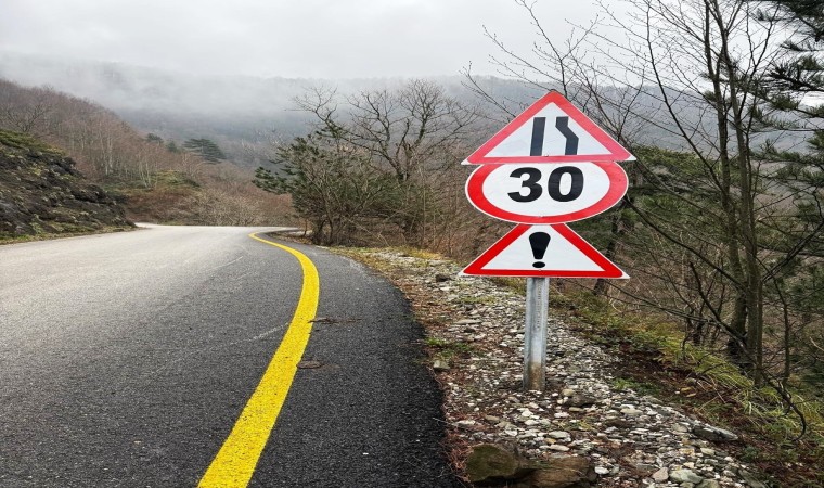 Trafik levhası yenilendi