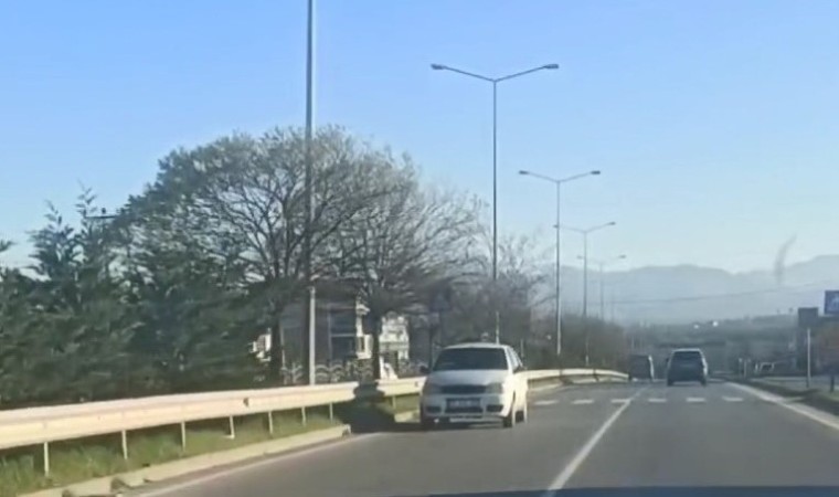 Trafikte tersine hareketler: Bu kez geri geri gitti