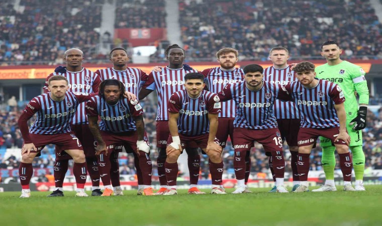 Trendyol Süper Lig: Trabzonspor: 1 - Antalyaspor:0 (İlk yarı)