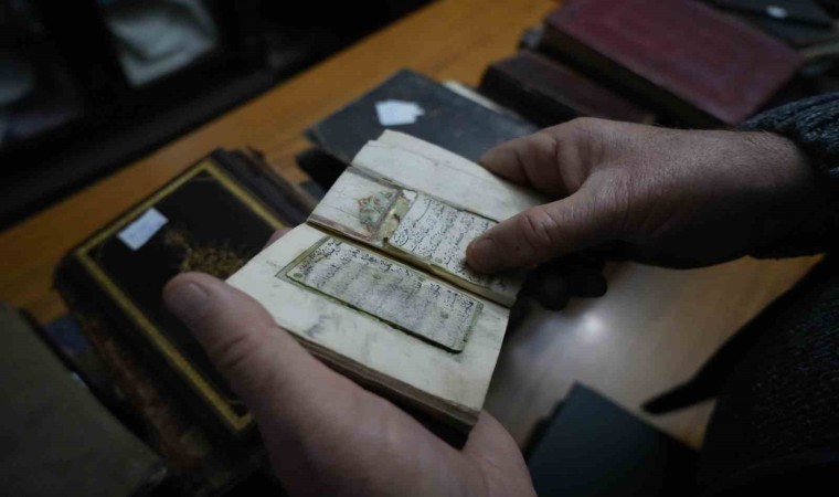 Türkiyedeki en büyük hacimli el yazması tarihi kitap müzayedesi