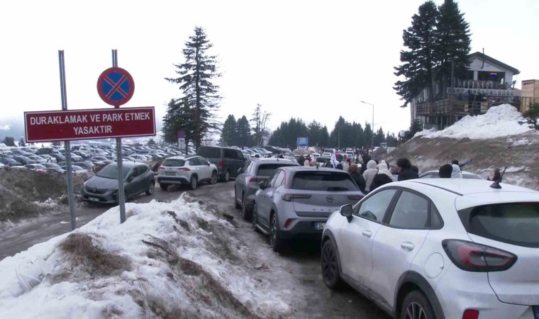 Uludağda sömestr öncesi otopark kaosu