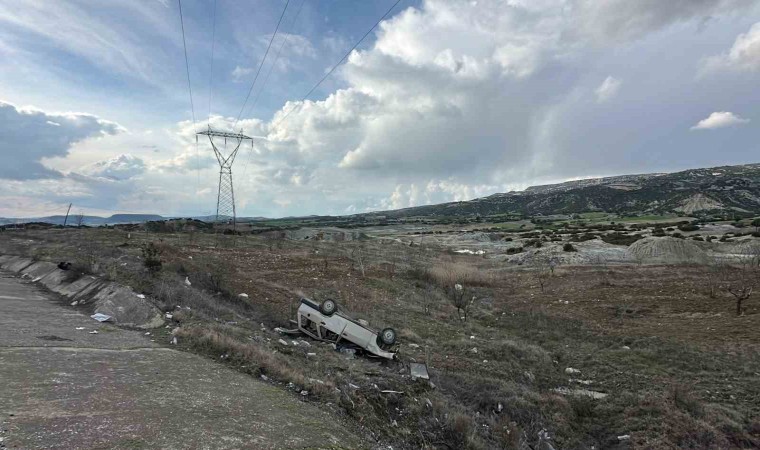 Uşakta otomobil takla attı: 1 ağır yaralı