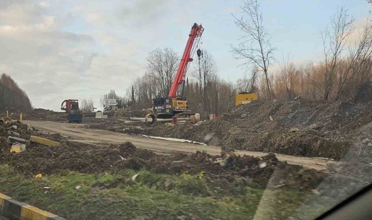 Zonguldak-Ereğli yolunda heyelan sonrası çalışmalar sürüyor