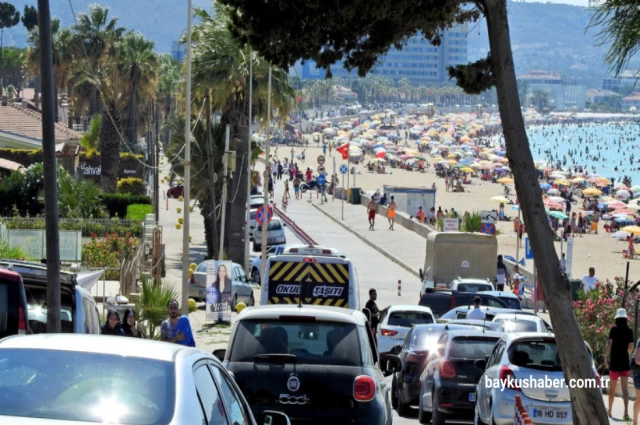 Bayram Tatilinde Çeşme'ye 288 Bin Araç Girişi