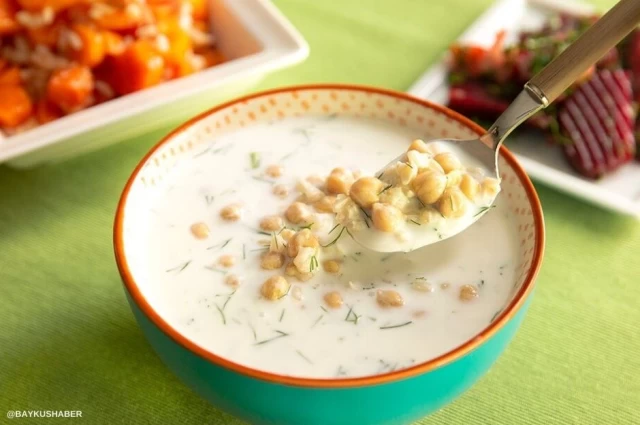 Lezzetli ve Şifalı Ayran Aşı Çorbası Nasıl Yapılır?