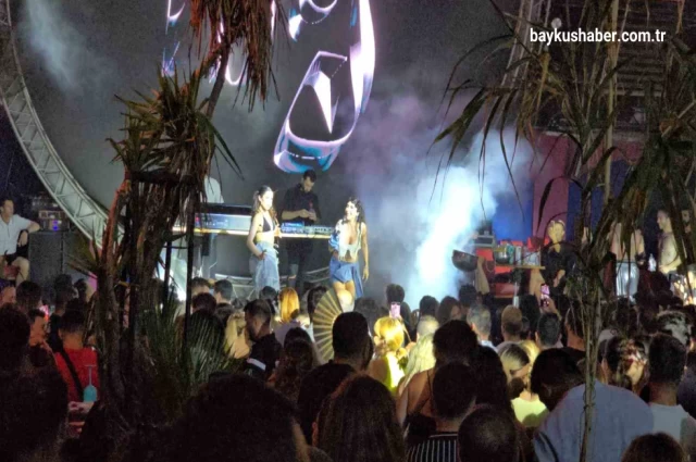 Marmaris'te Hande Yener Konseri Çılgınlığı