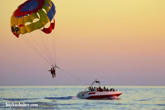 Parasailing nedir, ne demektir? Parasailing nerede yapılır, fiyatı ne?