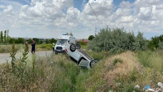 Aksarayda otomobil takla attı: 2 yaralı