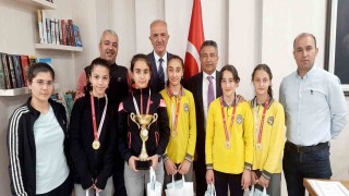 Bayburtun badminton başarısı