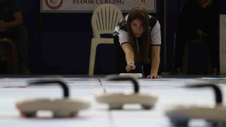 Floor Curling Gençler Türkiye Şampiyonası Karamanda başladı