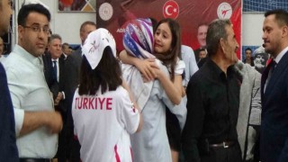 Gençler Tekvando Türkiye Şampiyonası duygusal anlarla başladı