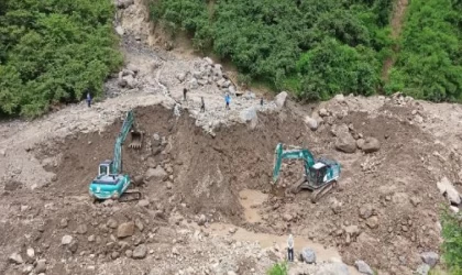 Giresun’da 5 gün önce heyelanda kaybolan kişinin yeleği bulundu