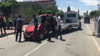 Iğdırda öğretmenlerin olduğu araç kaza yaptı: 3 yaralı