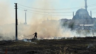 Kapaklıda boş arsa yangını korkuttu