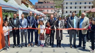 Minik ellerin elinde hayat bulan özgün tasarımlar Saray Bahçesindeki sergide yerini aldı