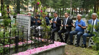 Müftüzade Gülcü İsmail Efendi kabri başında dualarla anıldı