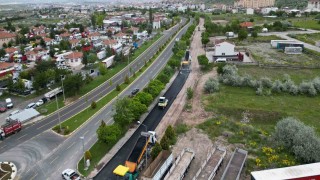 Nevşehirde sanayi servis yolunda sıcak asfalt serimi başladı