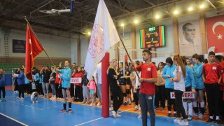 Voleybol grup müsabakaları başladı