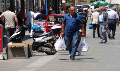 Yozgatta Kurban Bayramı öncesi alışveriş yoğunluğu yaşanıyor