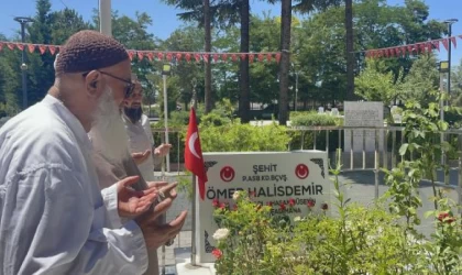 15 Temmuz kahramanı Ömer Halisdemir’in kabrine ziyaretçi akını