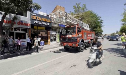 Aksarayda döner salonundaki yangın kokuttu